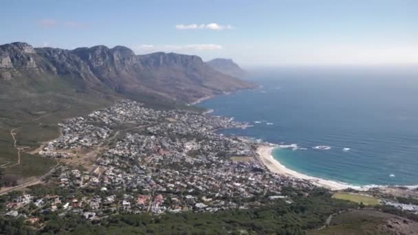 Flygdrönarbilder Table Mountain Och Apostlar Lions Head Camps Bay Kapstaden — Stockvideo