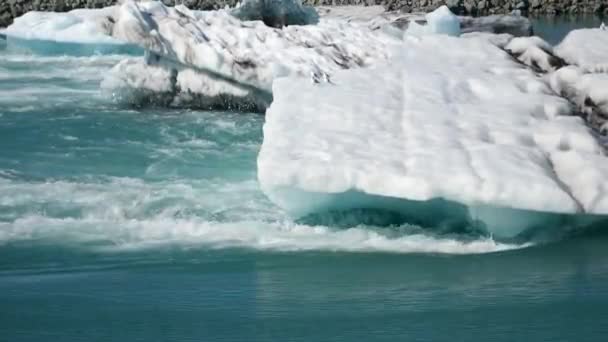 Jokulsarlon Glacier Lagoon Iceland Stunning Icebergs Floating Lagoon Powerful Message — Stock videók