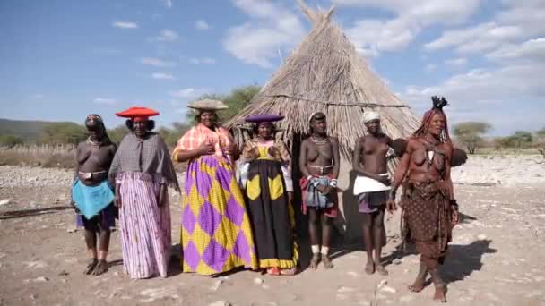 Opuwo Namibia Juli Kvinnor Från Himba Stam Och Herero Stam — Stockvideo