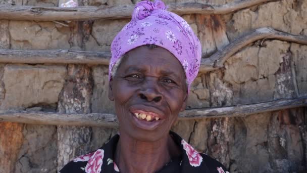 Katima Mulilo Namibia Julio Imágenes Cámara Lenta Una Mujer Africana — Vídeos de Stock