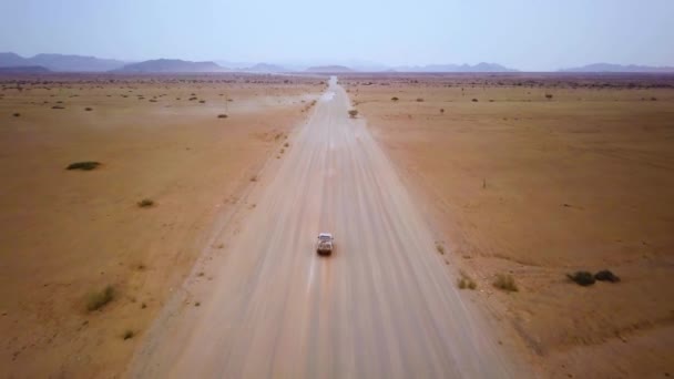 Nagranie Drona Przejażdżki Safari 4X4 Przez Pustynię Namib Namibii Materiał — Wideo stockowe