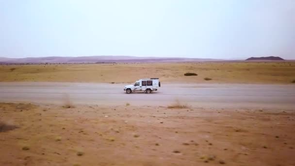 Κηφήνας Πλάνα Από Ένα 4X4 Σαφάρι Βόλτα Αυτοκίνητο Όλη Την — Αρχείο Βίντεο