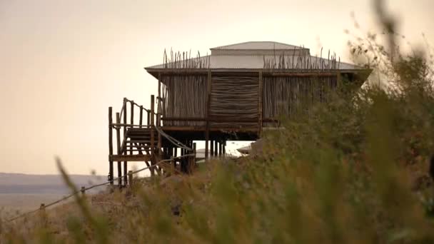 Típico Lodge Madera Africana Desierto Namibia Cerca Sossusvlei Imágenes Alta — Vídeo de stock