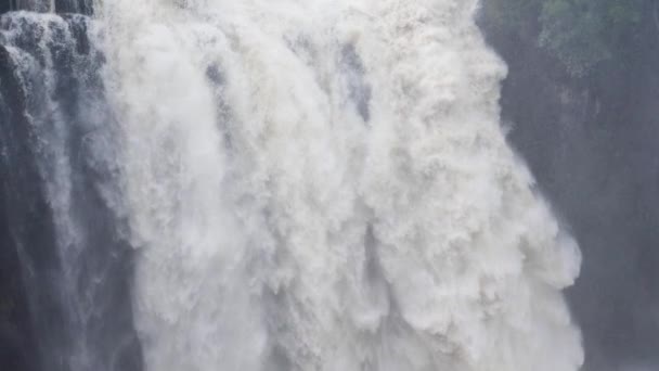 Hidasta Kuvamateriaalia Mahtavasta Victoria Fallsin Vesiputouksesta Zimbabwessa Sambian Rajalla New — kuvapankkivideo