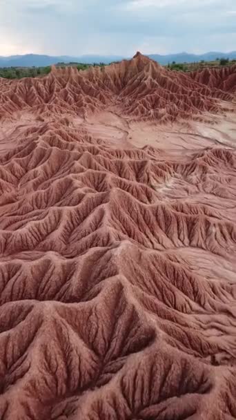 Повітряний Безпілотник Пустелі Татакоа Колумбії Південна Америка Червоний Глиняний Каньйон — стокове відео
