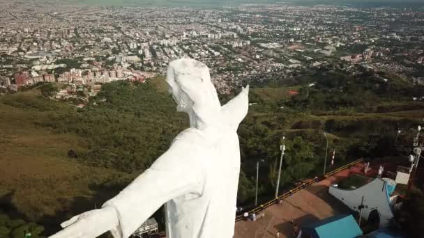 Запись Воздушного Беспилотника Кристо Рей Кали Колумбия Снимок Статуи Иисуса — стоковое видео