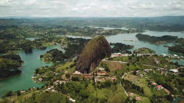 Imágenes Aéreas Drones Penon Guatape Cerca Medellín Antioquia Colombia Grande — Vídeos de Stock