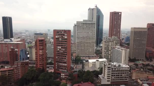 Повітряний Безпілотник Центрі Боготи Драматичними Хмарами Колумбії Латинська Америка Високоякісні — стокове відео