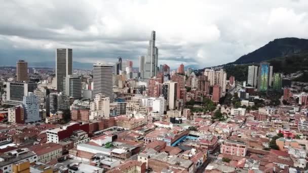 Drone Aéreo Filmado Centro Bogotá Com Monserrate Bacata Building South — Vídeo de Stock