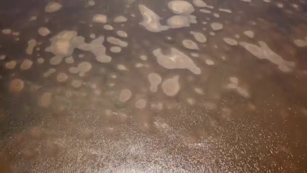 Съемка Воздушного Беспилотника Озера Песчаными Барами Возле Салинас Манауре Солончаков — стоковое видео