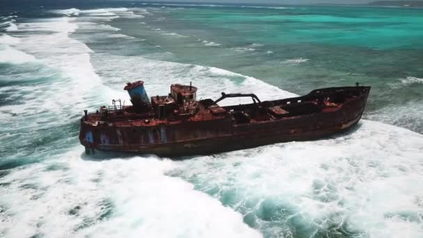 Drohnenaufnahmen Eines Schiffbruchs Der Nähe Der Tropischen Insel San Andres — Stockvideo