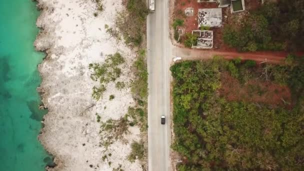 Filmagem Aérea Carrinho Golfe Estrada Tropical San Andres Island Colômbia — Vídeo de Stock