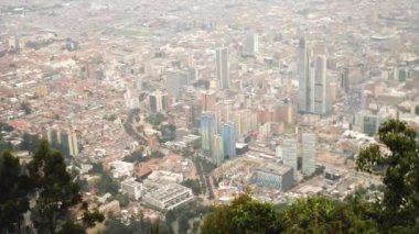 Monserrate 'den Bogota şehrinin 4K yüksek kaliteli görüntüleri.