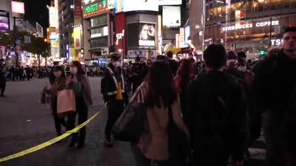 Tokio Japan Januar Eine Menschenmenge Von Japanern Die Auf Shibuya — Stockvideo
