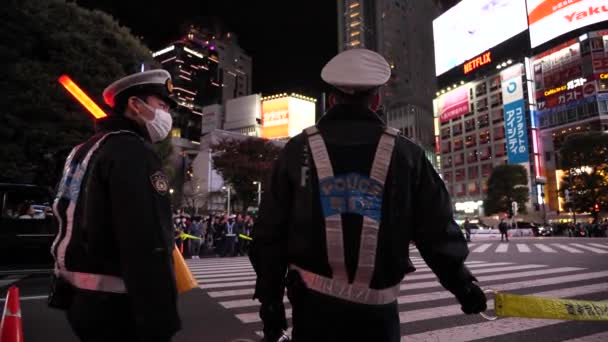 Tokio Japonsko Leden Dav Japonců Kráčí Noci Křižovatce Shibuya Japonská — Stock video
