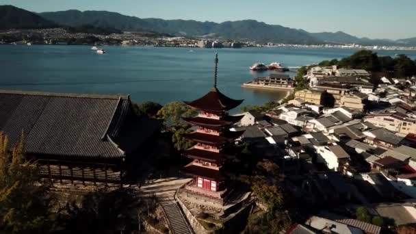 Isla Miyajima Cerca Hiroshima Japón Vista Aérea Una Icónica Puerta — Vídeo de stock