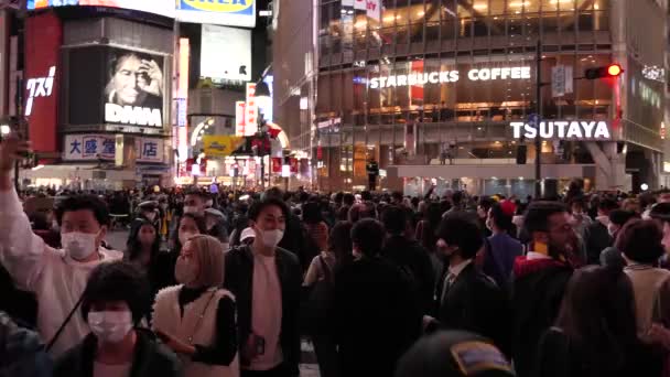 Tokio Japonsko Leden Dav Japonců Kráčí Noci Křižovatce Shibuya Halloween — Stock video