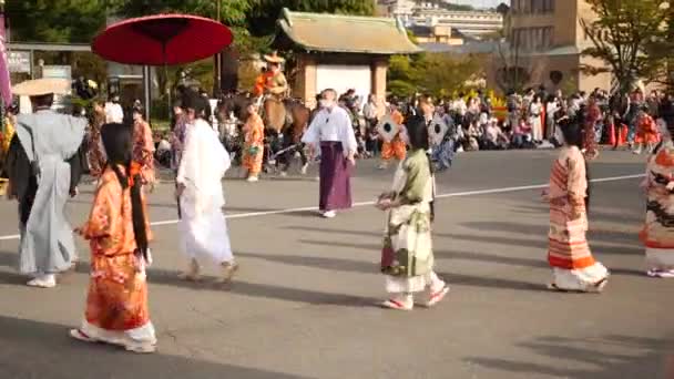 교토의 거리에서 전형적인 전통적인 오래된 전통의 고품질 — 비디오