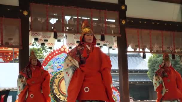 2月25日 24日 京都八坂神社に奉納する バガク公演 コートダンス 音楽を演奏する日本のアンサンブル 高品質の4K映像 — ストック動画