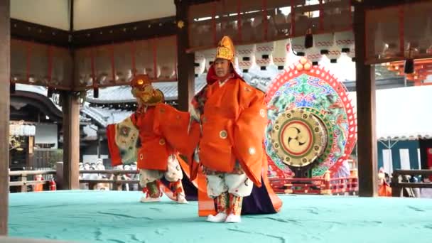 2月25日 24日 京都八坂神社に奉納する バガク公演 コートダンス 音楽を演奏する日本のアンサンブル 高品質の4K映像 — ストック動画