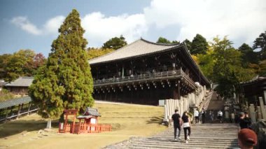 Nara, Japonya - 25 Ocak 24: Nara Todai-ji Nigatsudo veya Şubat Hall. Japonya 'daki Nigatsu-do tapınağı. Yüksek kalite 4k görüntü.