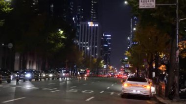 Güney Kore, Seul caddesinin gece manzarası. Yüksek kalite 4k görüntü