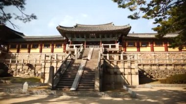 Budist Bulguksa tapınağı kompleksi Gyeongju, Kore 'nin giriş kapısı. Yüksek kalite 4k görüntü