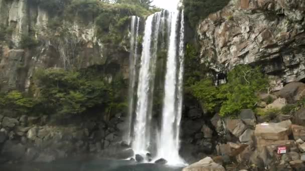 Cachoeira Jeongbang Ilha Jeju Coreia Sul Imagens Alta Qualidade — Vídeo de Stock