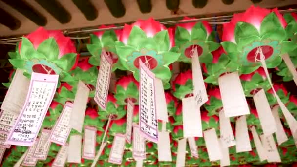 韓国のギョンジュにあるブルクサ神殿で仏陀の誕生日を祝う カラーペーパーランタンは シッダルタ ゴータマ誕生日を祝います ユネスコ世界遺産 高品質の4K映像 — ストック動画