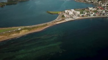 Kore 'nin Jeju Adası' ndaki Seongsan şehrinin havadan görüntüsü. Yüksek kalite 4k görüntü