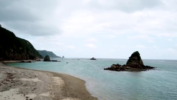 Japonya Nın Okinawa Adası Ndaki Kayo Sahili Nin Devasa Kaya Telifsiz Stok Çekim