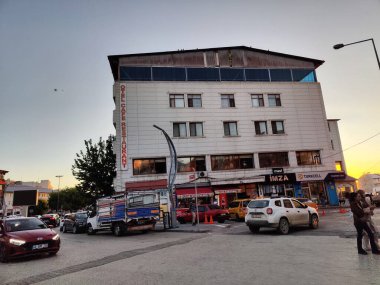 Malazgirt, Türkiye, Temmuz 29, 2024, Malazgirt otel ve restoran binası.