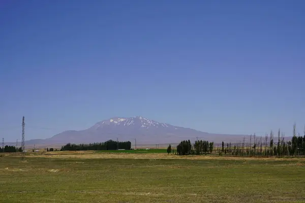 stock image Majestic Mount Sphan: Turkeys Dormant Stratovolcano Under Azure Skies.