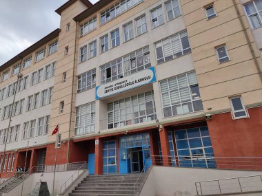 Ankara, Türkiye, 30 Eylül 2024, Zekiye Güdulluoğlu İkokulu Binas (İngilizce: Zekiye Güdulluoğlu İlköğretim Okulu)
