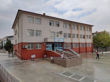 Ankara, Türkiye, 30 Eylül 2024, Zekiye Güdulluoğlu İkokulu Binas (İngilizce: Zekiye Güdulluoğlu İlköğretim Okulu)