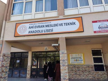 Ankara, Türkiye, 8 Ekim 2024, yenimahalle Ahi evran meslek ve teknik anadolu lisesi (Türkçe: yenimahalle Ahi evran mesleki ve teknik anadolu lisesi))