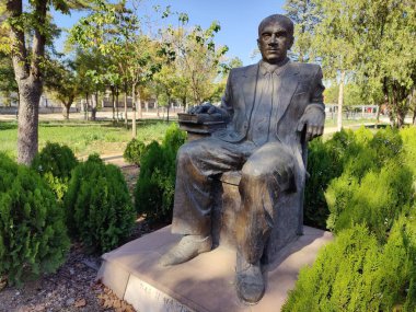 Ankara, Türkiye, 9 Ekim 2024, Türk ulusal eğitiminin efsanevi bakanlarından Hasan Ali Ycel 'in heykeli