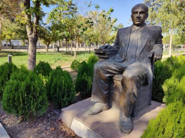 Ankara, Türkiye, 9 Ekim 2024, Türk ulusal eğitiminin efsanevi bakanlarından Hasan Ali Ycel 'in heykeli