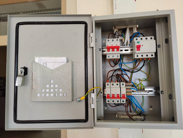 Открытая дискуссия: как устроены провода, круговые разборки и системы управления в энергосистеме?