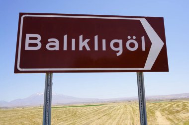 Balklgl: Anlurfa, Türkiye 'de Kutsal ve huzurlu bir yer, Kutsal Balık Havuzları, Antik Tarih ve Kültürel Anlamı ile Meşhurdur, Huzurlu Bir Kaçış ve Ruhsal Tecrübe Sunar.