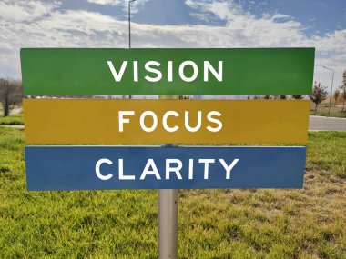 VISION, FOCUS, CLARITY: doğada parlayan işaretler ışık, görme rüyaları, odaklanma keskinlik ve netlik bir metafor, bir amaç için bir metafor.