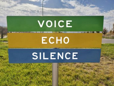 SES, ECHO, SILENCE: Doğa aleminde yankılanan işaretler, ses çağrıları, yankı oyalanmaları ve sessizlik iyileştirir, ifade ve barış için bir metafor.