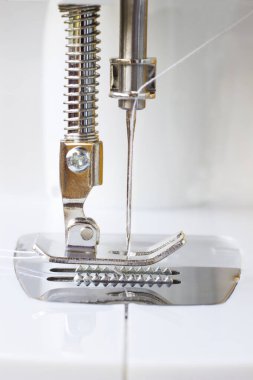 Dikiş makinesi metal ayak