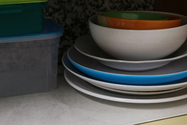 Piles Plates Glasses Kitchen Apartment House — Stock Photo, Image