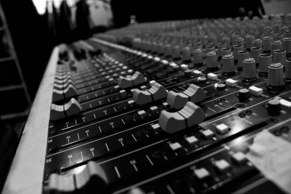 Mikser Audio Narzędzie Służy Miksowania Kilku Dźwięków Zwykle Używanych Studiach — Zdjęcie stockowe