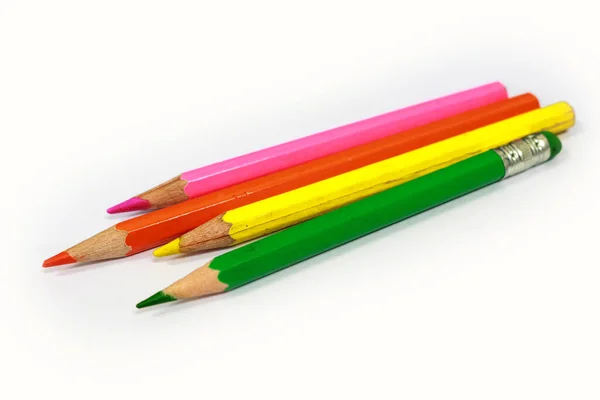 这些彩色铅笔有各种颜色 用于绘画和着色 通常由小学生使用 — 图库照片
