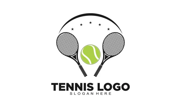 ラケットとボールイラストのロゴデザインベクター付きテニススポーツ — ストックベクタ