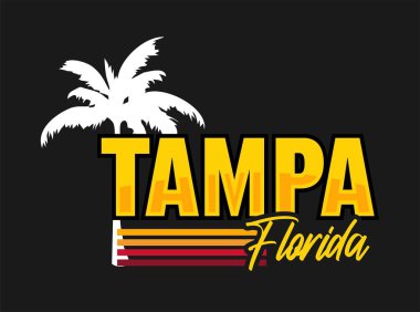 Güzel palmiye siluetleriyle Tampa Florida
