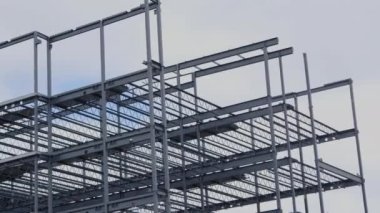 Metal kirişler köşe iskelet yapısı demir çelik inşaat sahasının dönüm noktası