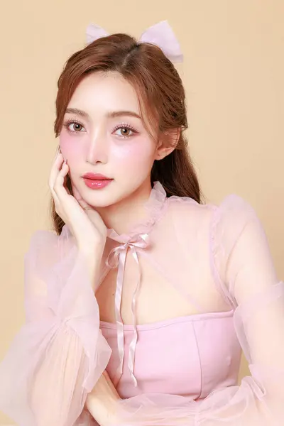 Giovane Donna Asiatica Carina Abito Elegante Rosa Trucco Stile Coreano — Foto Stock